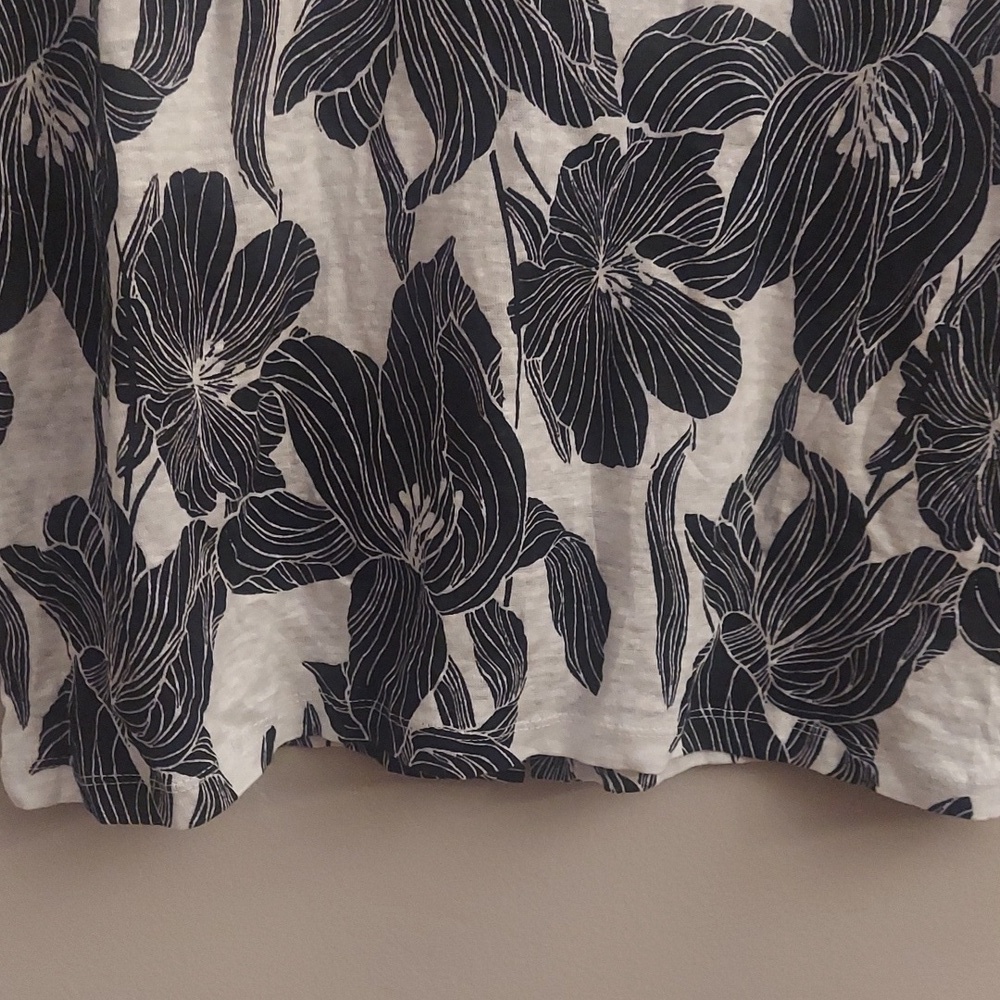 NWT TAHARI 100% Luxe Linen Black And White Floral Back Button Down Pullover Top - Picture 6 of 11